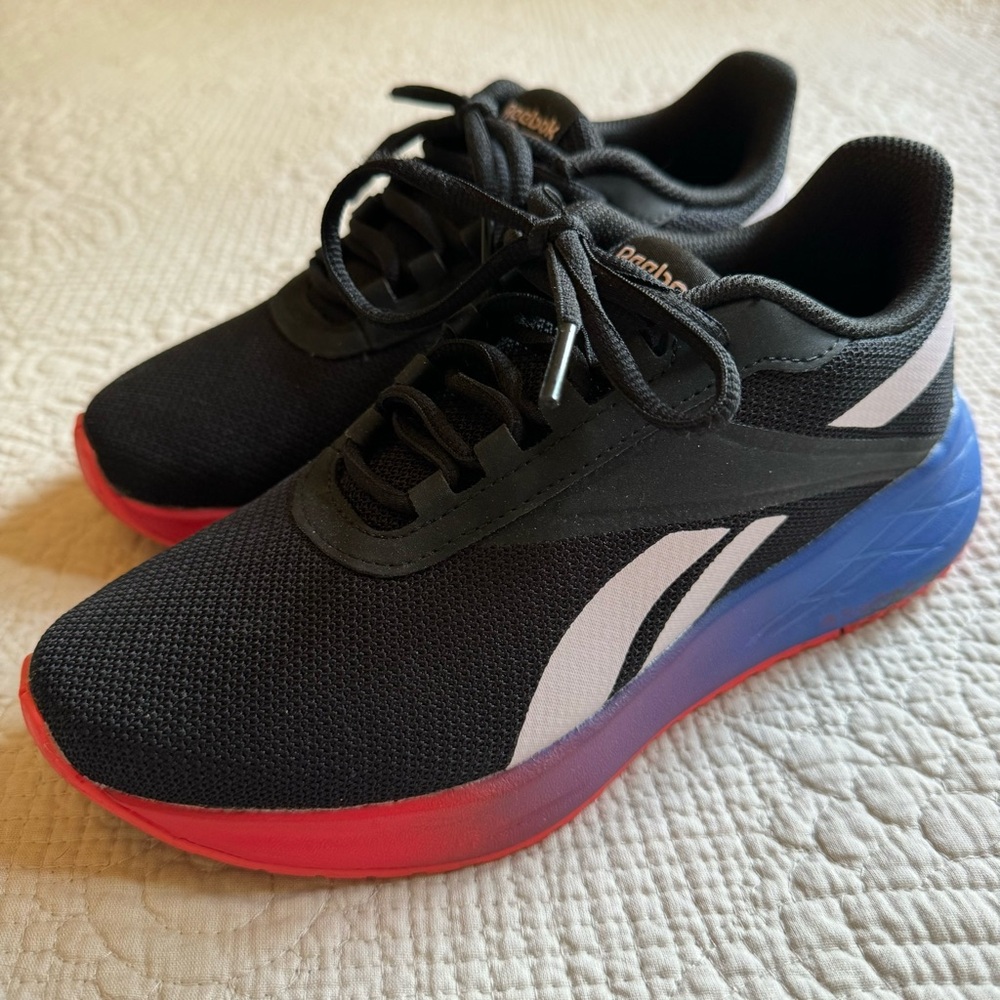 Reebok walking/running sneakers women’s size 6